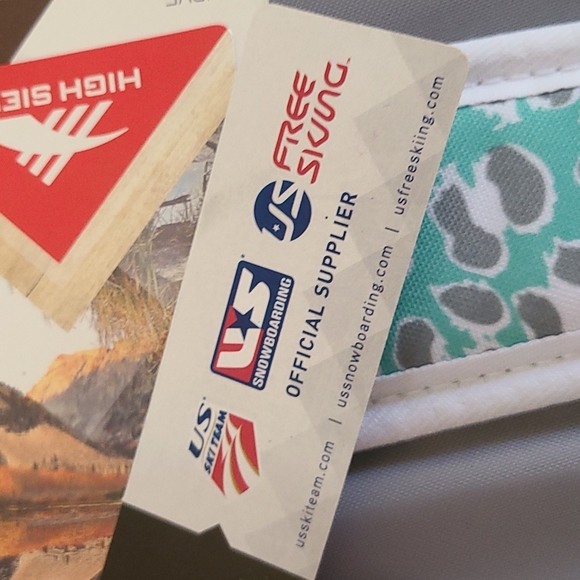 High Sierra Curve Backpack 18.5" - Picture 12 of 16